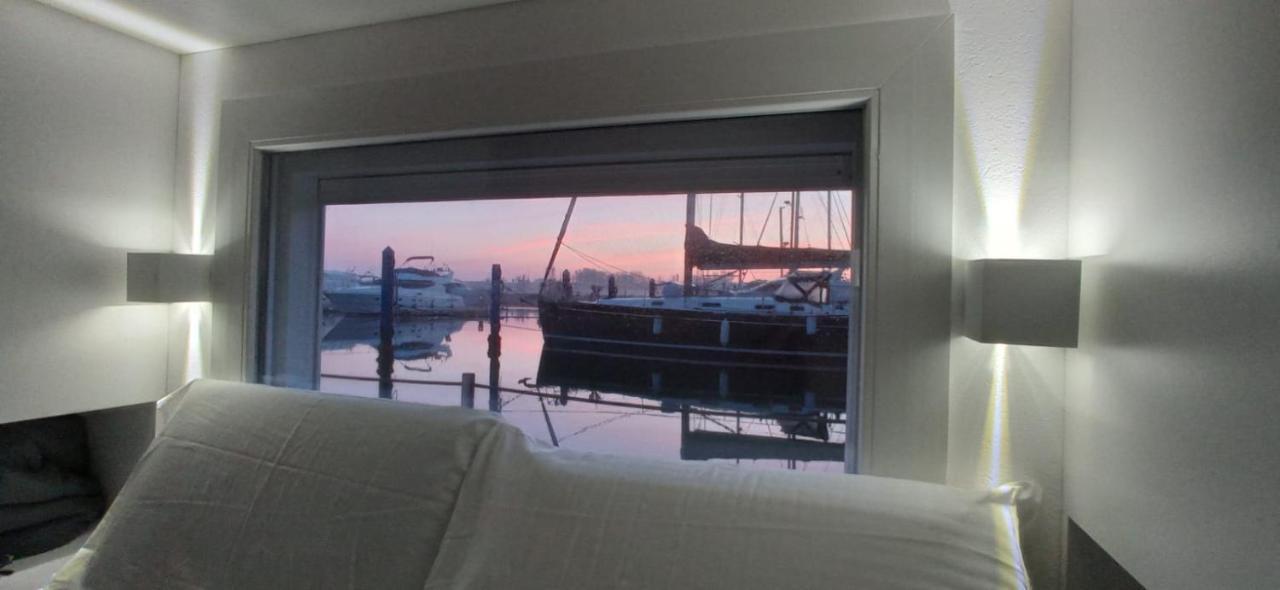 Marina Degli Estensi Floating Resort 里杜德里伊斯坦西 外观 照片