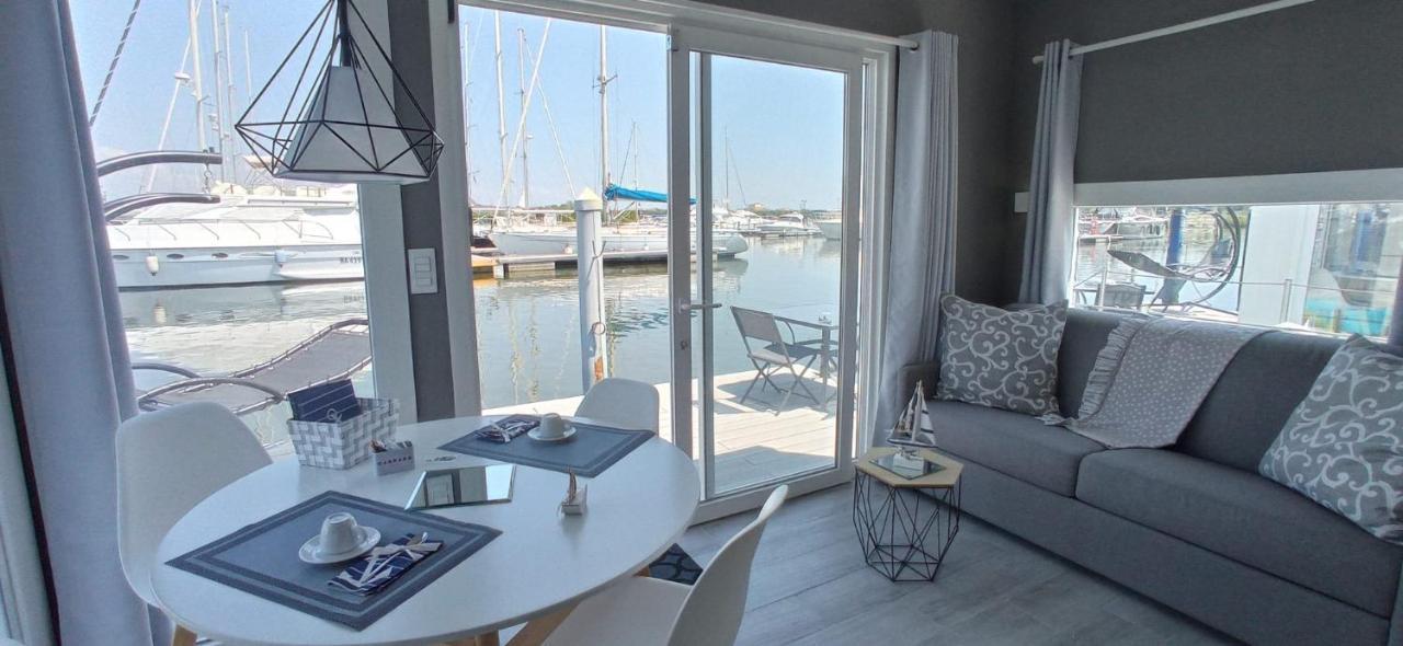 Marina Degli Estensi Floating Resort 里杜德里伊斯坦西 外观 照片
