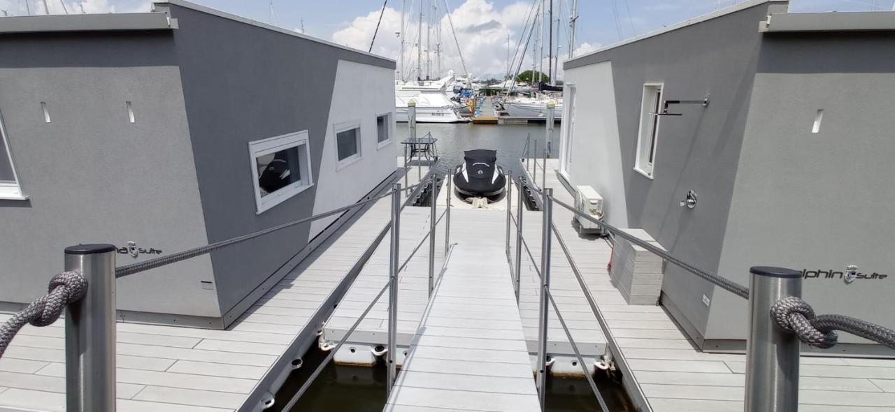 Marina Degli Estensi Floating Resort 里杜德里伊斯坦西 外观 照片