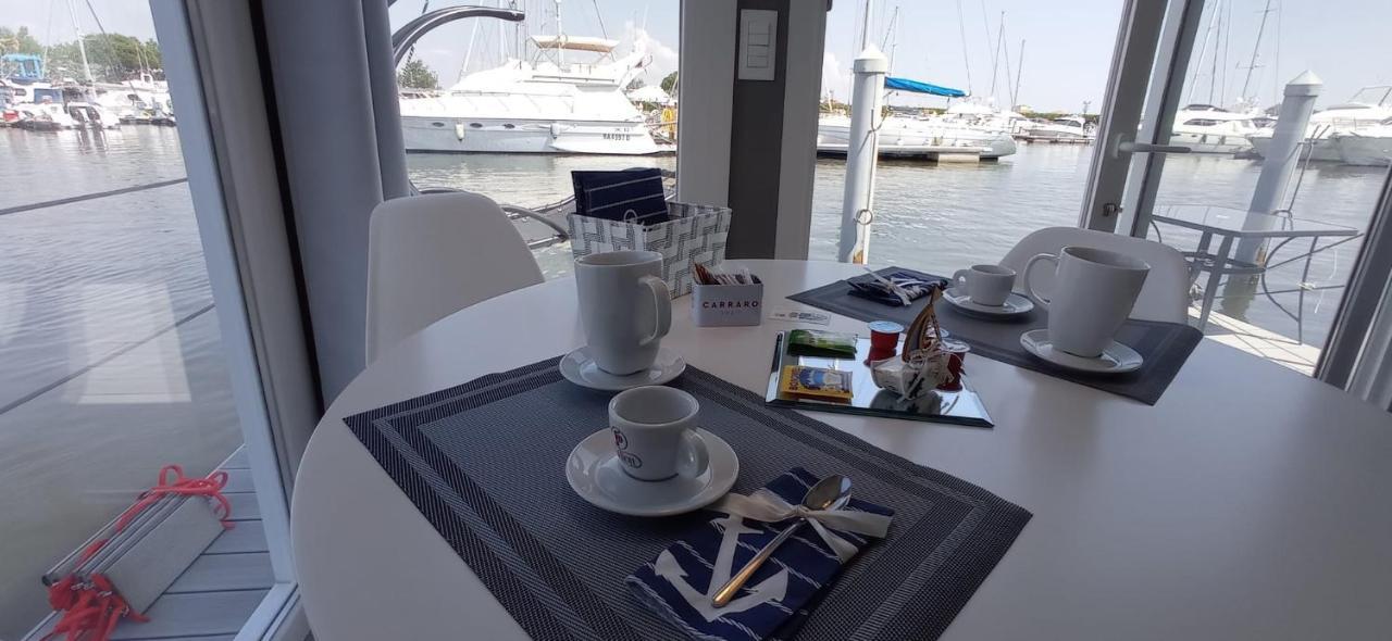 Marina Degli Estensi Floating Resort 里杜德里伊斯坦西 外观 照片