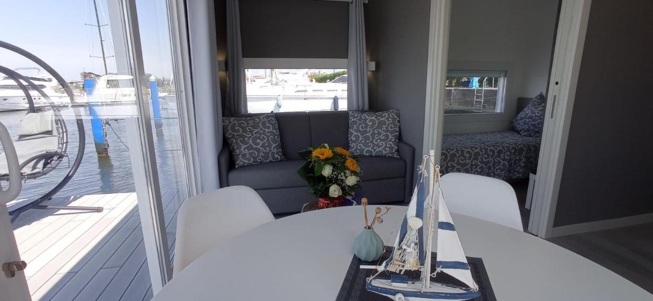 Marina Degli Estensi Floating Resort 里杜德里伊斯坦西 外观 照片