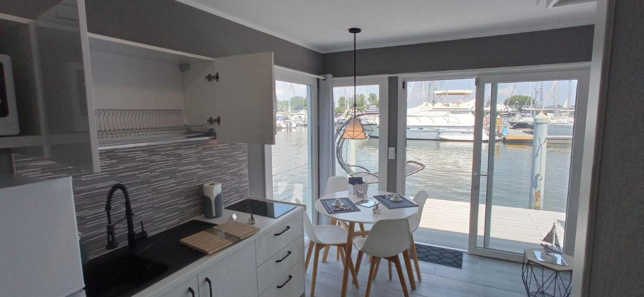 Marina Degli Estensi Floating Resort 里杜德里伊斯坦西 外观 照片