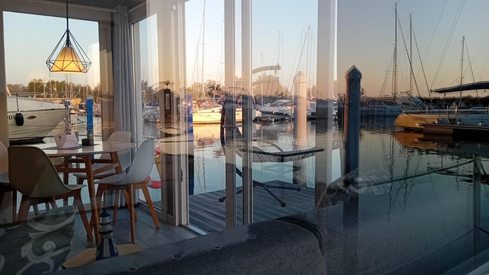 Marina Degli Estensi Floating Resort 里杜德里伊斯坦西 外观 照片